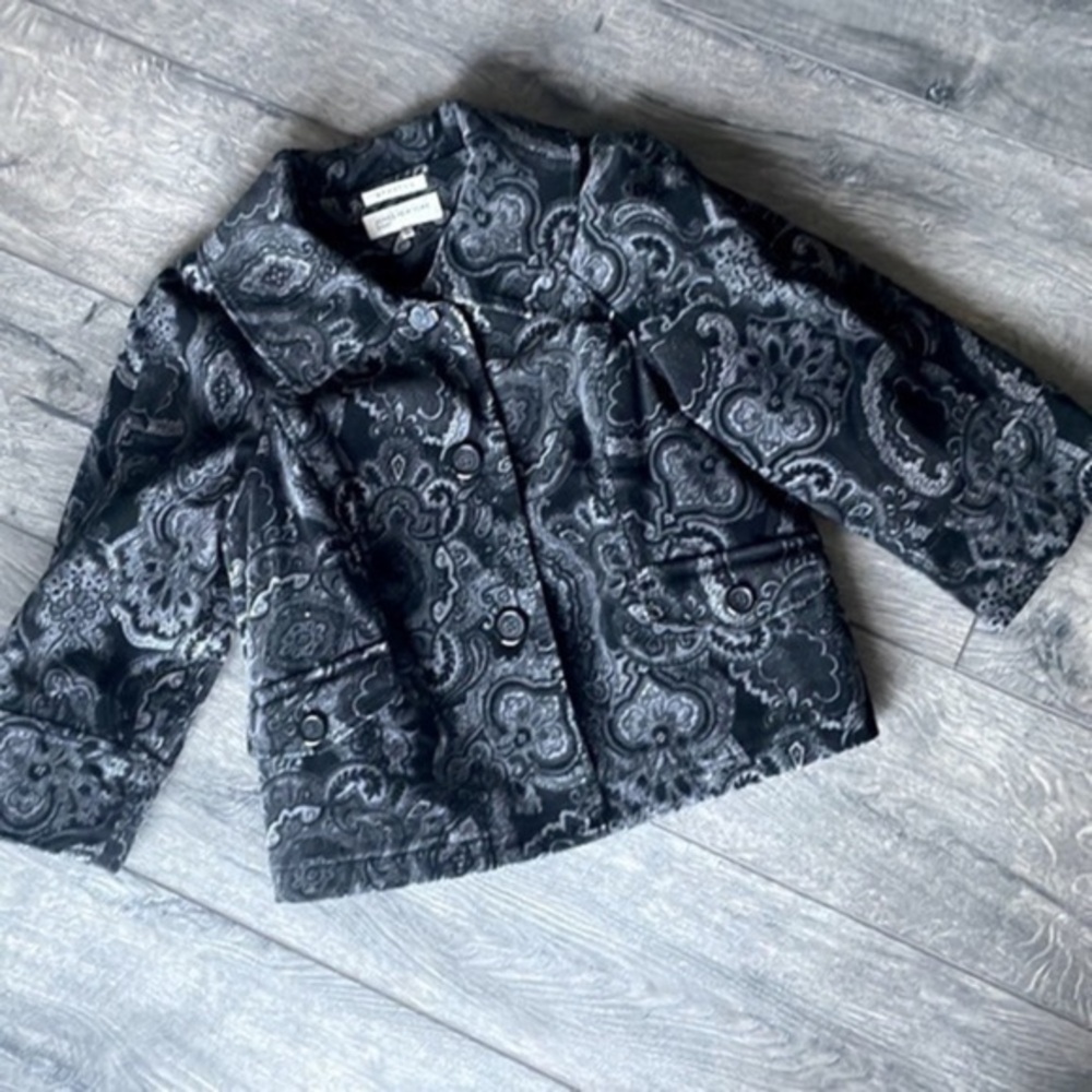 Jones New York jacket size Medium black gray paisley jacket